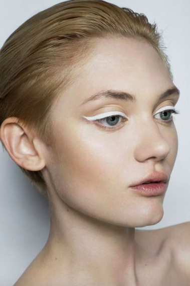 Woman with white colour splash eyeshadow. Image taken from pinterest