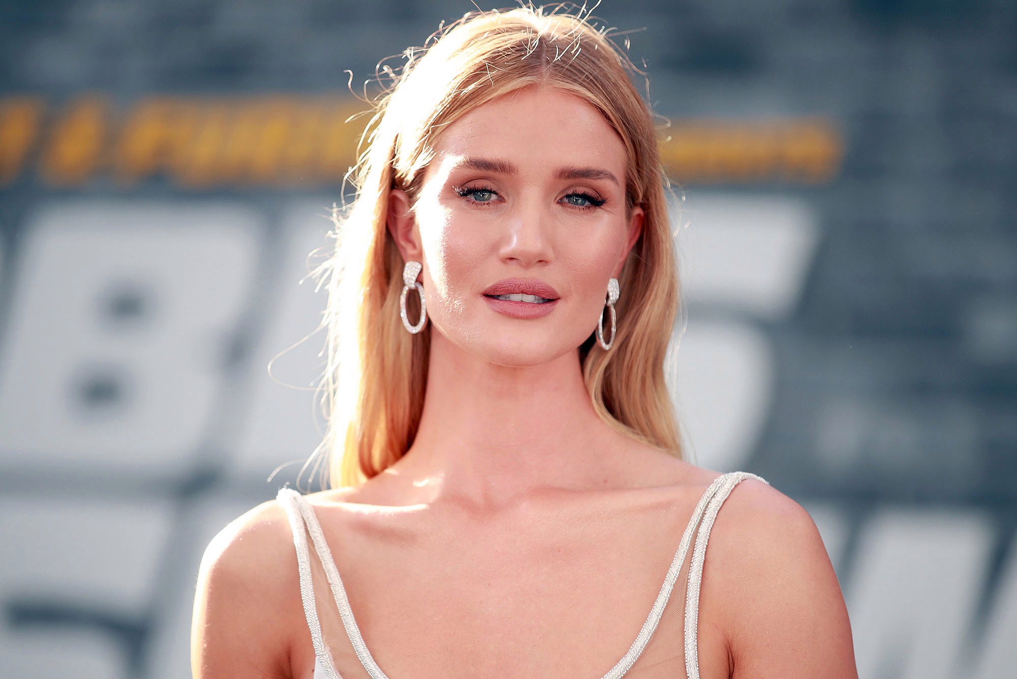 a celebrity photos of rosie huntington whiteley at an event