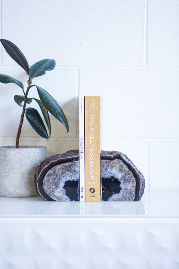 how to decorate your home with crystals