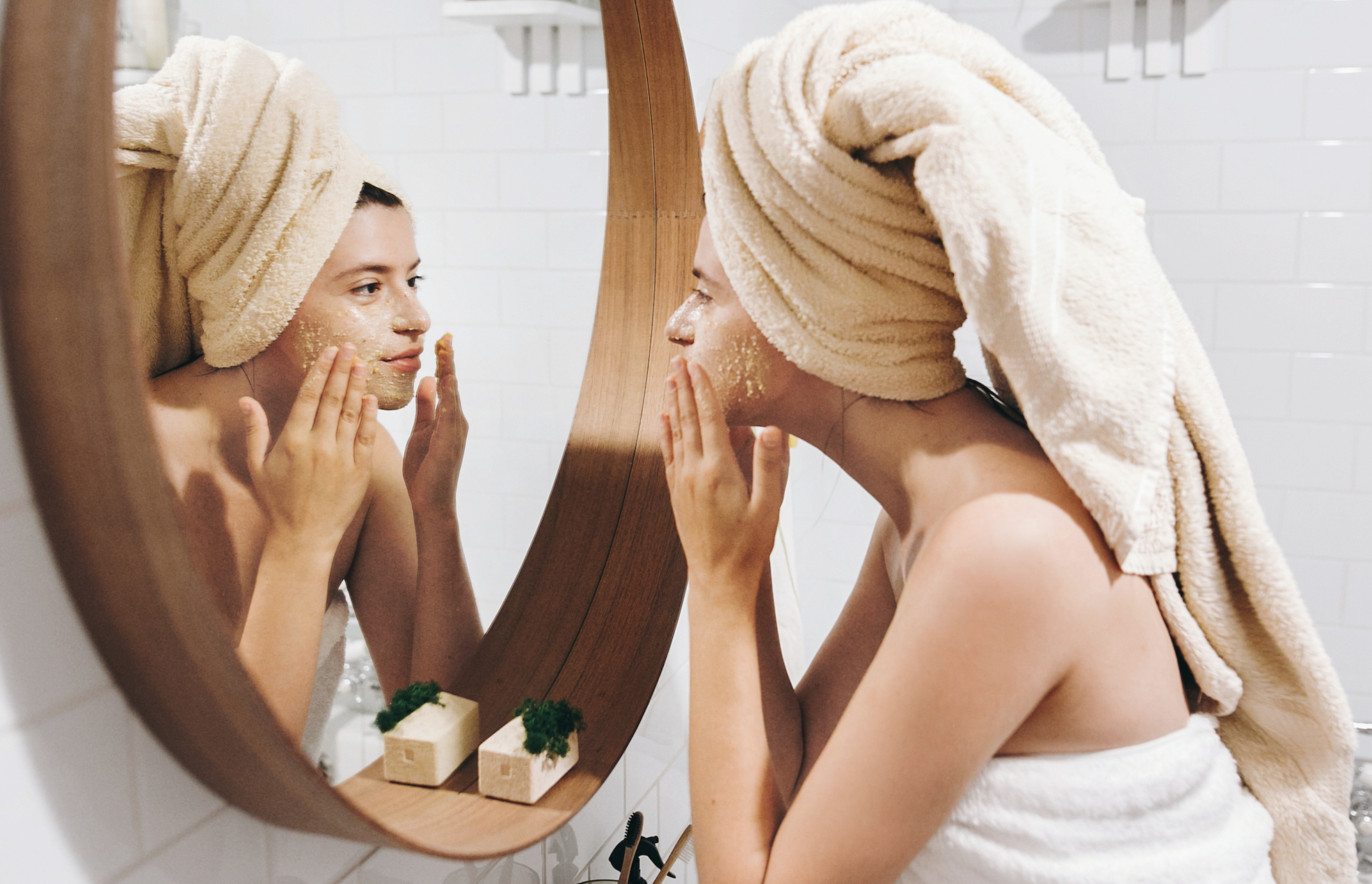 the benefits of using an oil cleanser