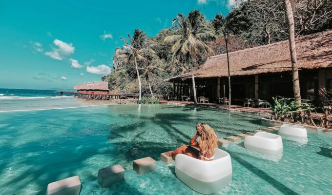 how to travel safe when solo