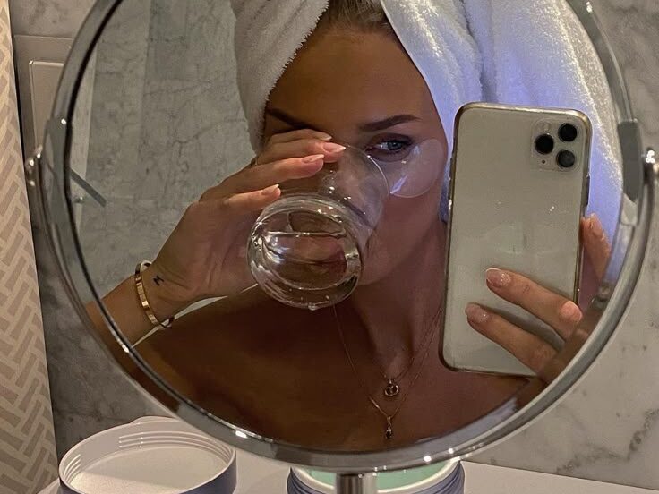 Staying hydrated allows for clear skin Staying hydrated allows for clear skin